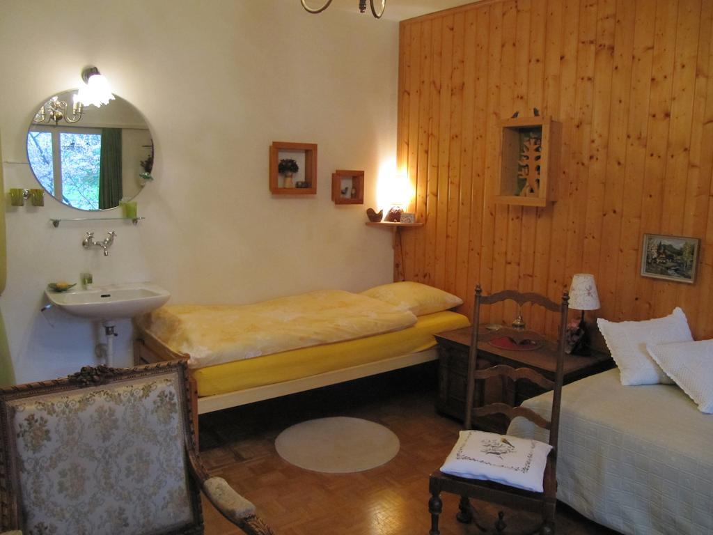 Bed and Breakfast Chez Jean Et Daisy Riehen Номер фото